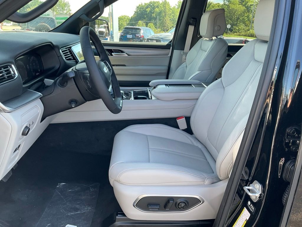 New 2026 Jeep Grand Wagoneer 4X4 Sport Utility