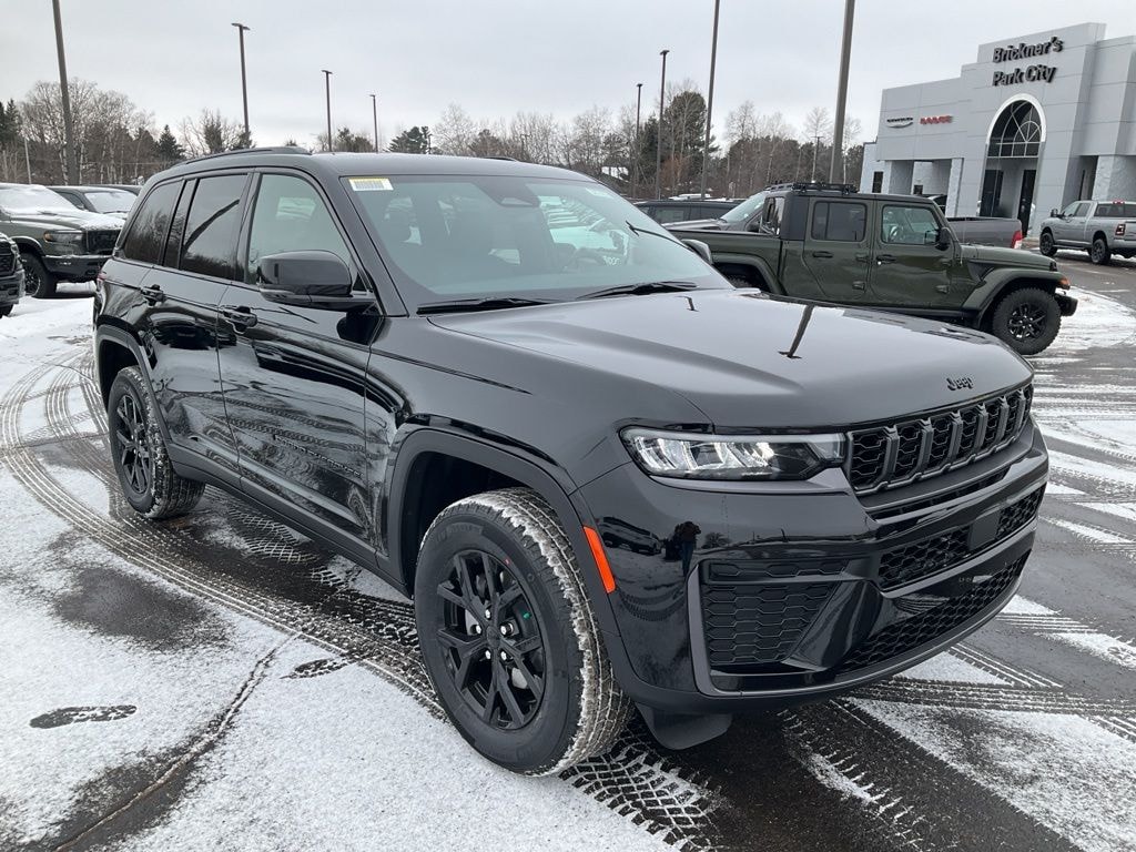 New 2026 Jeep Grand Cherokee LAREDO ALTITUDE 4X4 Sport Utility