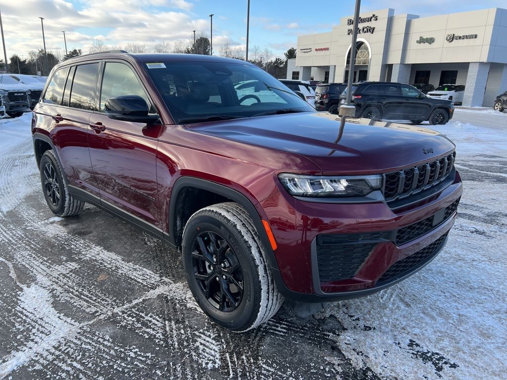 New 2026 Jeep Grand Cherokee LAREDO ALTITUDE 4X4 Sport Utility
