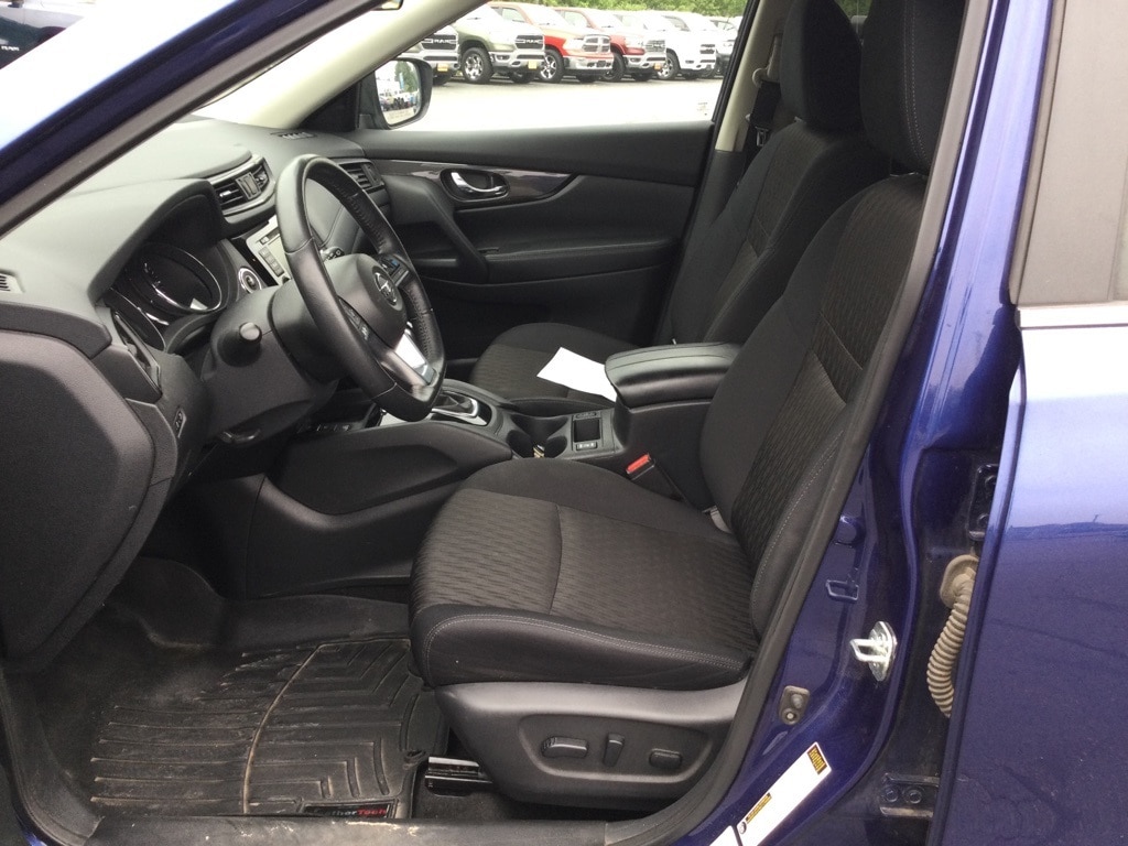 Used 2019 Nissan Rogue SV with VIN 5N1AT2MV5KC759575 for sale in Merrill, WI