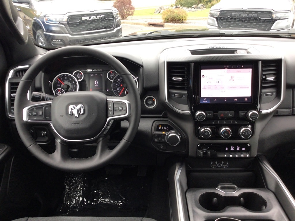 New 2026 Ram 1500 BIG HORN CREW CAB 4X4 5'7 BOX Pickup