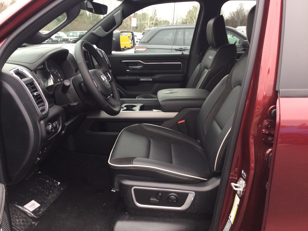 2025 Ram 1500 Laramie photo 2