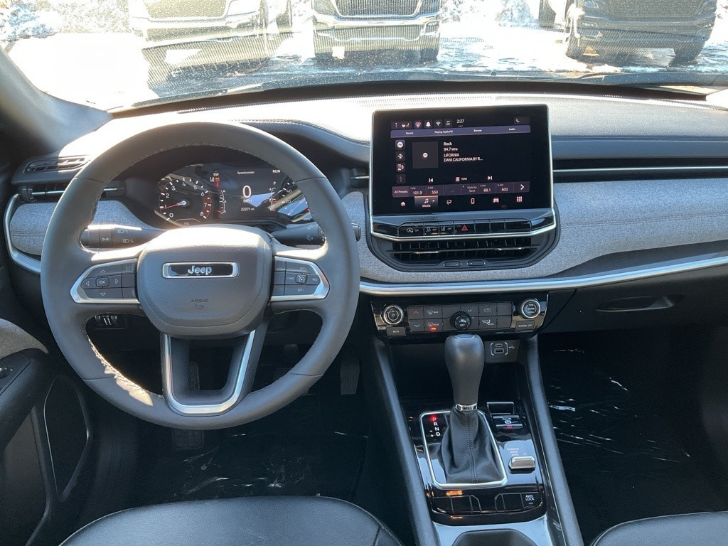 Used 2024 Jeep Compass Latitude Lux SUV