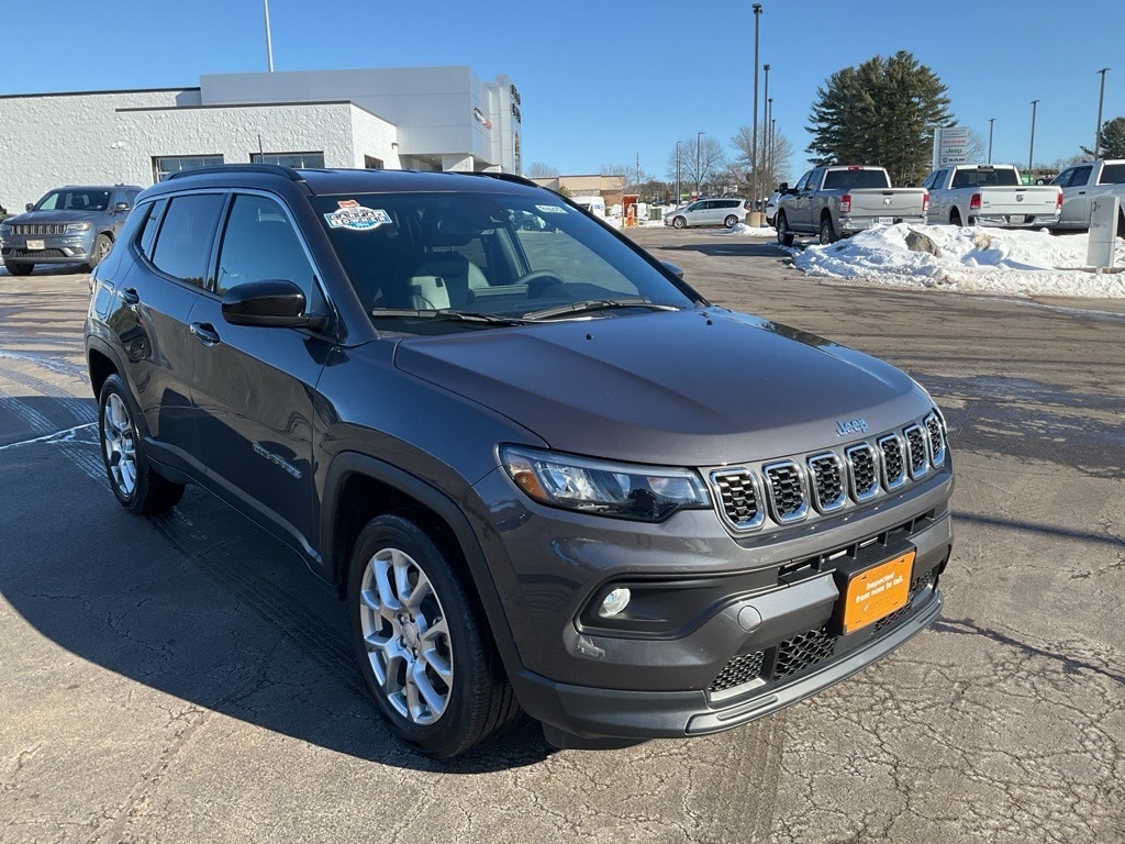 Used 2024 Jeep Compass Latitude Lux SUV