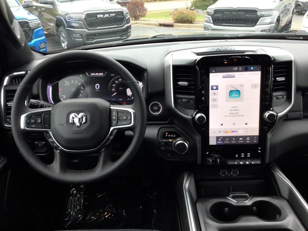 New 2026 Ram 1500 BIG HORN CREW CAB 4X4 5'7 BOX Pickup