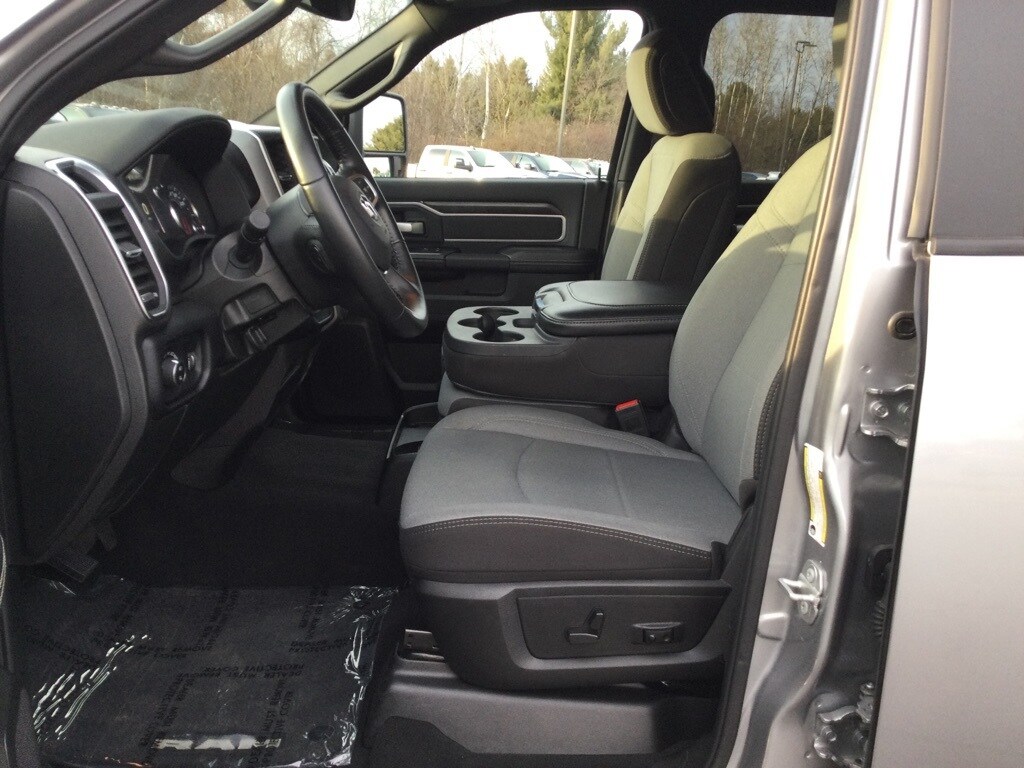 2024 Ram 2500 Big Horn photo 2