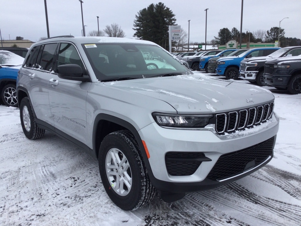 2025 Jeep Grand Cherokee Laredo's photo