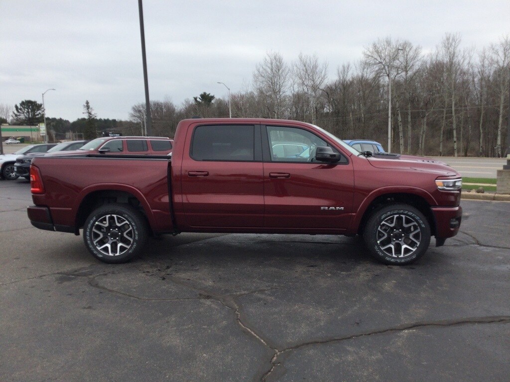 2025 Ram 1500 Laramie photo 3