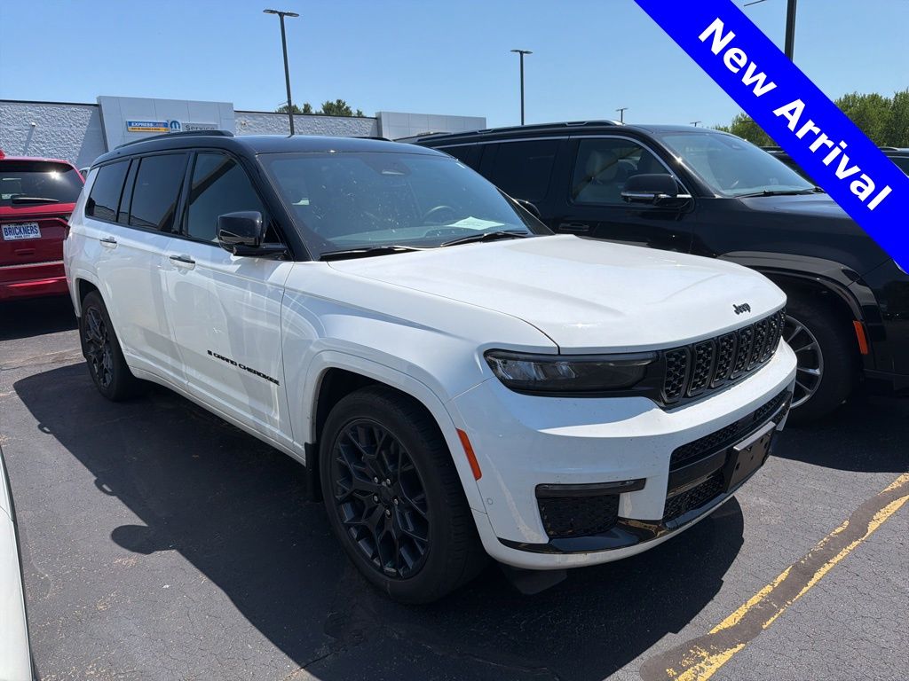 2025 Jeep Grand Cherokee L Summit 4x4's photo
