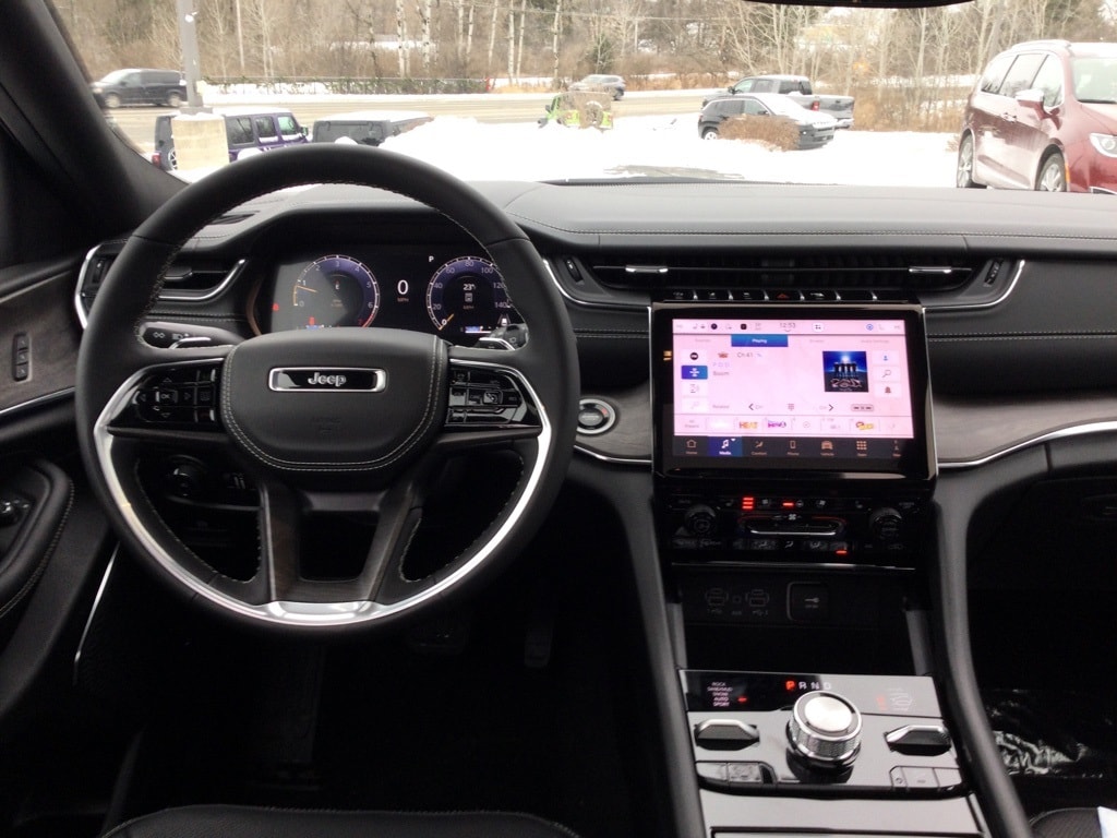 New 2025 Jeep Grand Cherokee OVERLAND 4X4 Sport Utility