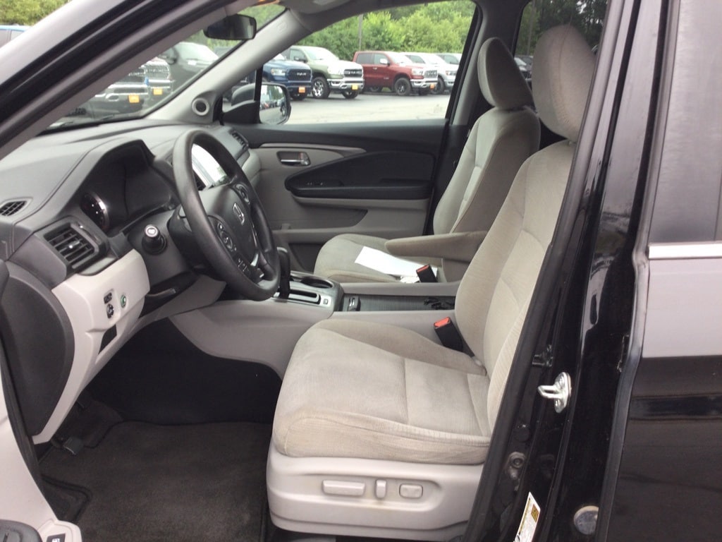 Used 2016 Honda Pilot EX with VIN 5FNYF6H33GB027577 for sale in Merrill, WI