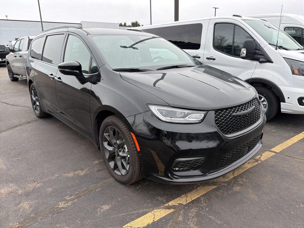 2025 Chrysler Pacifica Limited