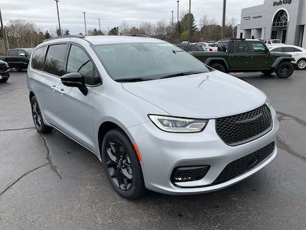 2026 Chrysler Pacifica SELECT AWD Passenger Van