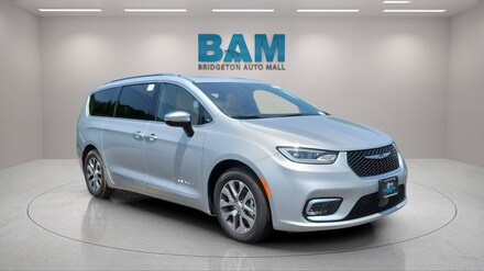 2023 Chrysler Pacifica Hybrid Pinnacle Hybrid Pinnacle FWD