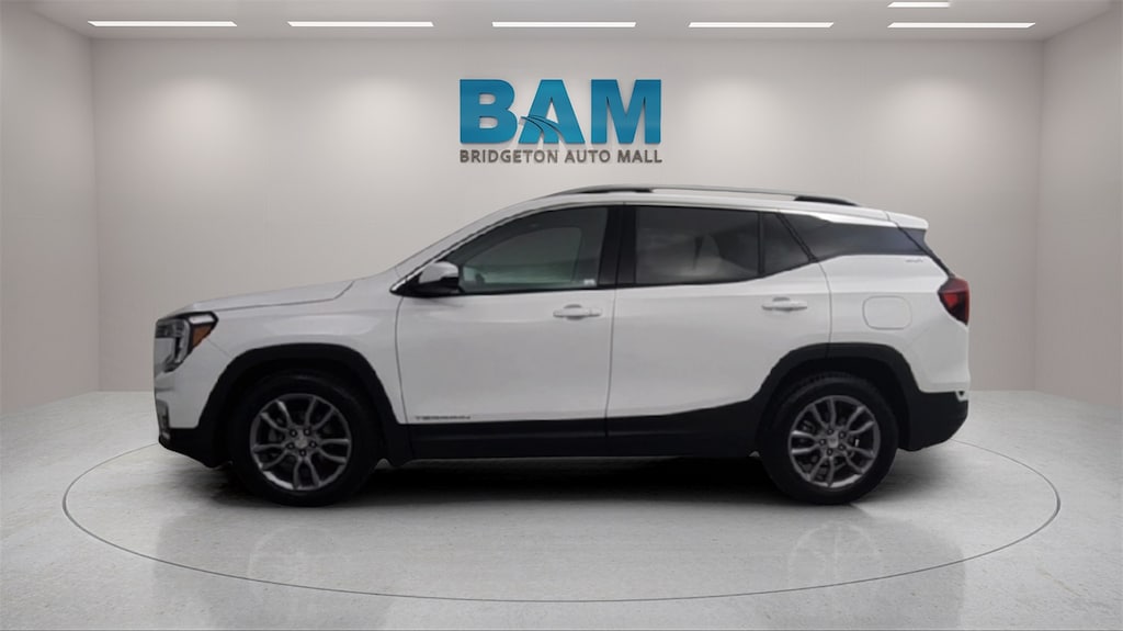 Used 2023 GMC Terrain SLT SUV