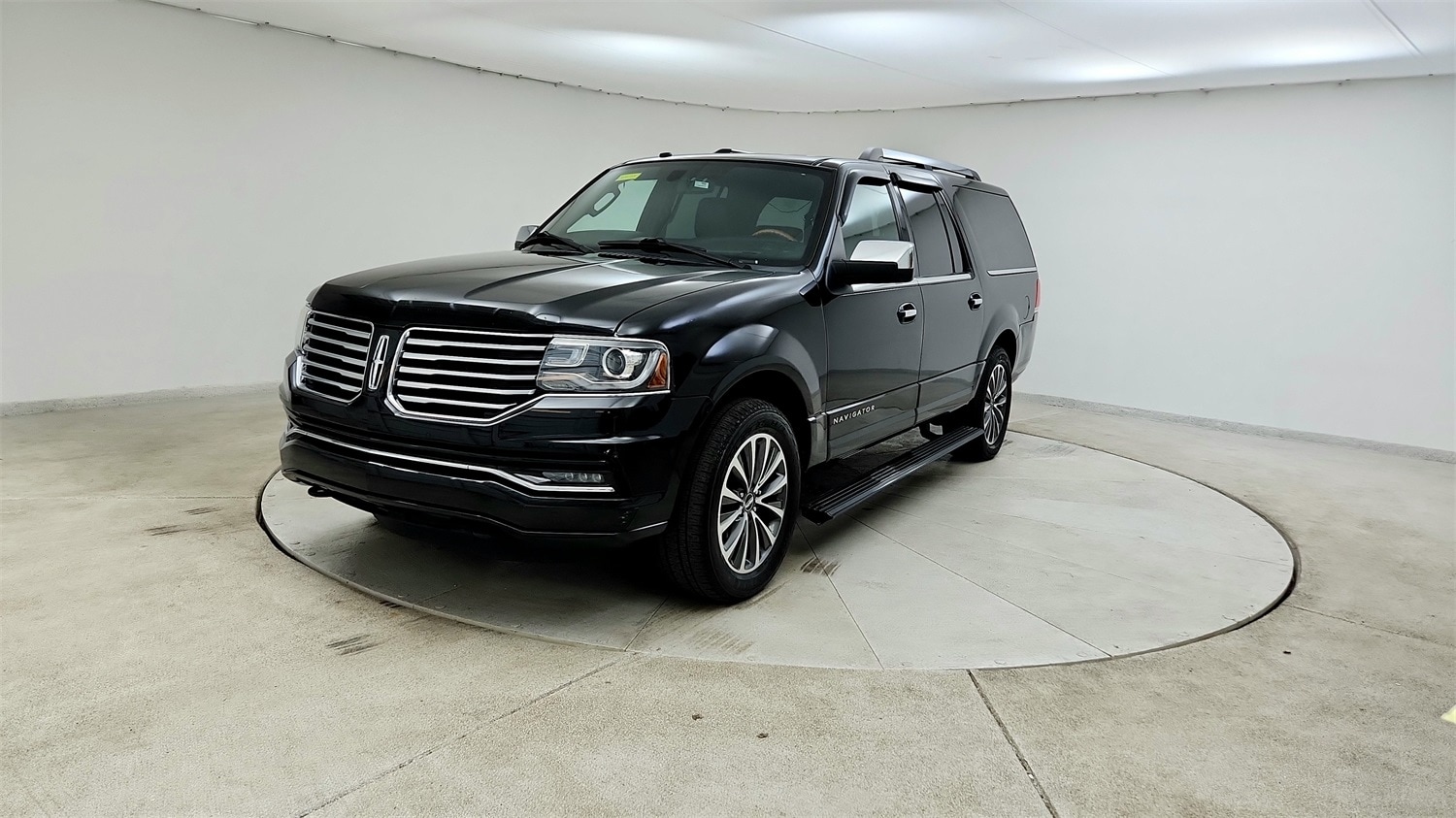 Used 2017 Lincoln Navigator Select with VIN 5LMJJ3JT1HEL02643 for sale in Bridgeton, NJ