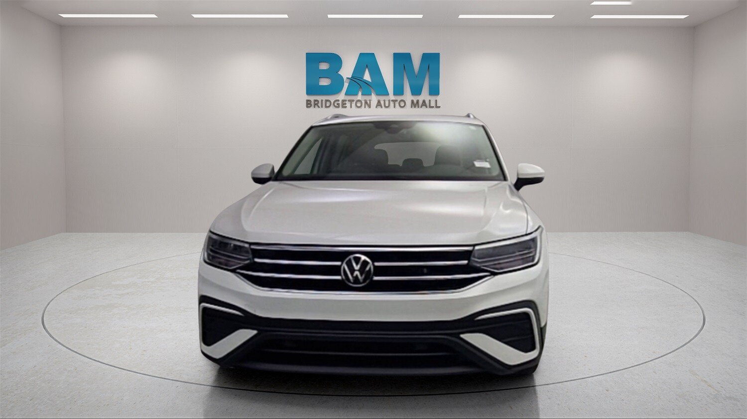 2023 Volkswagen Tiguan SE photo 2