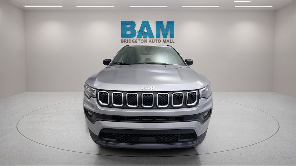 Used 2024 Jeep Compass Latitude SUV