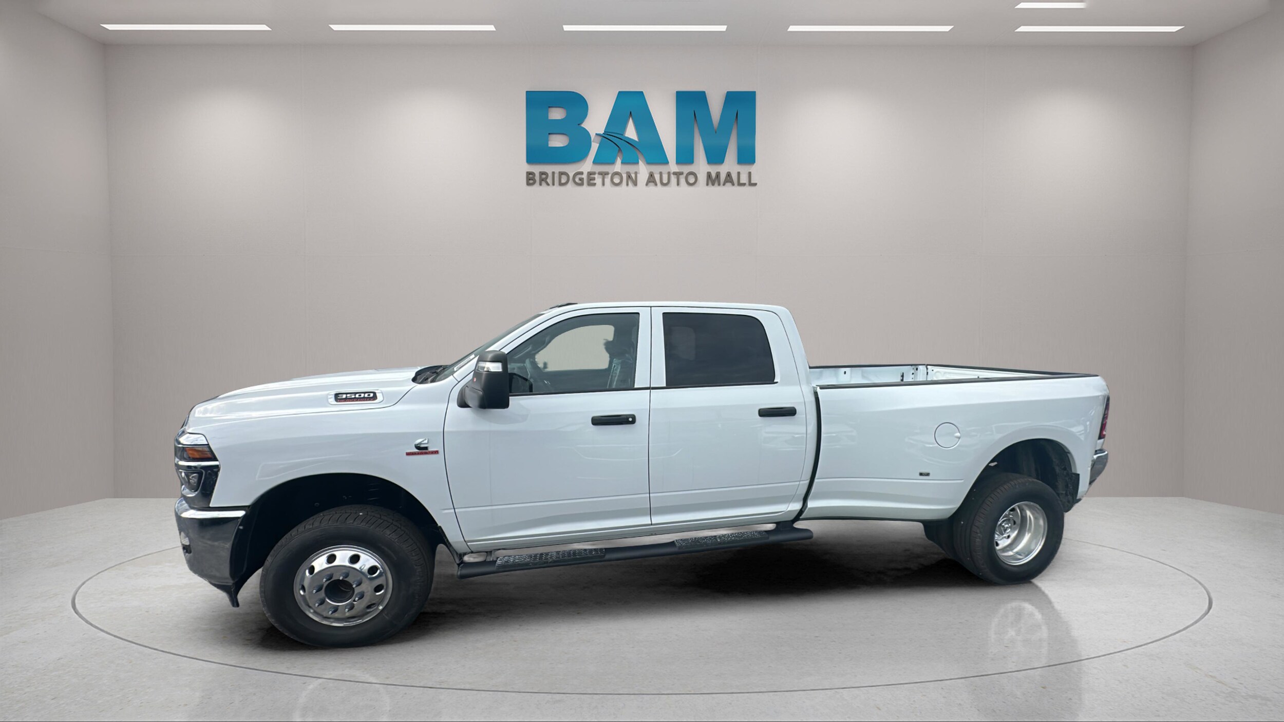 2026 Ram 3500 Tradesman photo 4