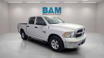 2022 Ram 1500 Classic SLT Truck Crew Cab