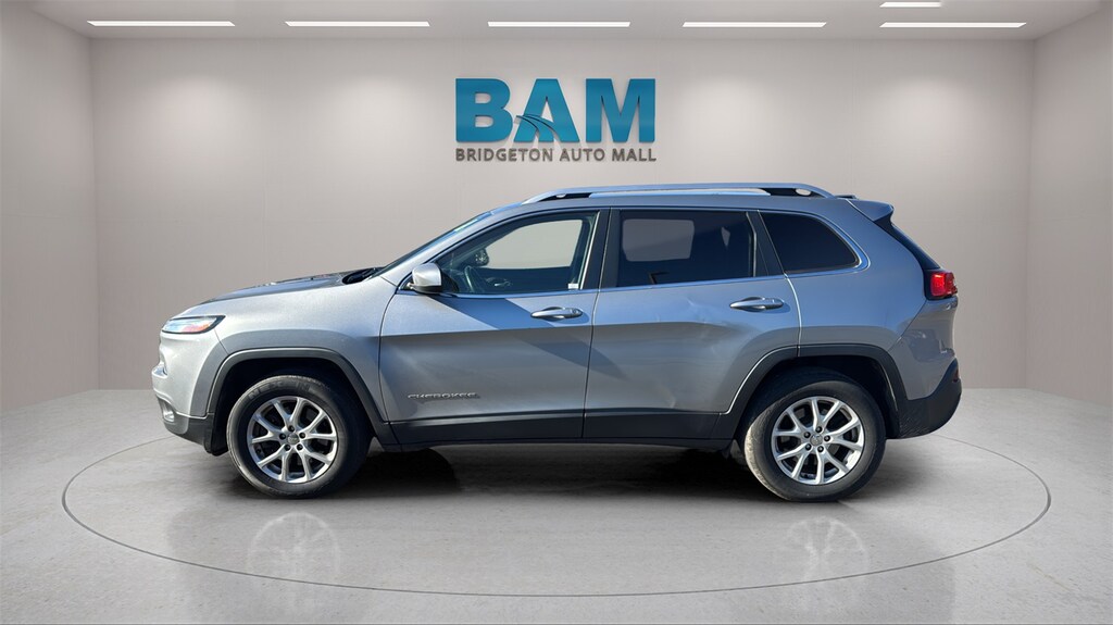 Used 2015 Jeep Cherokee Latitude 4x4 SUV