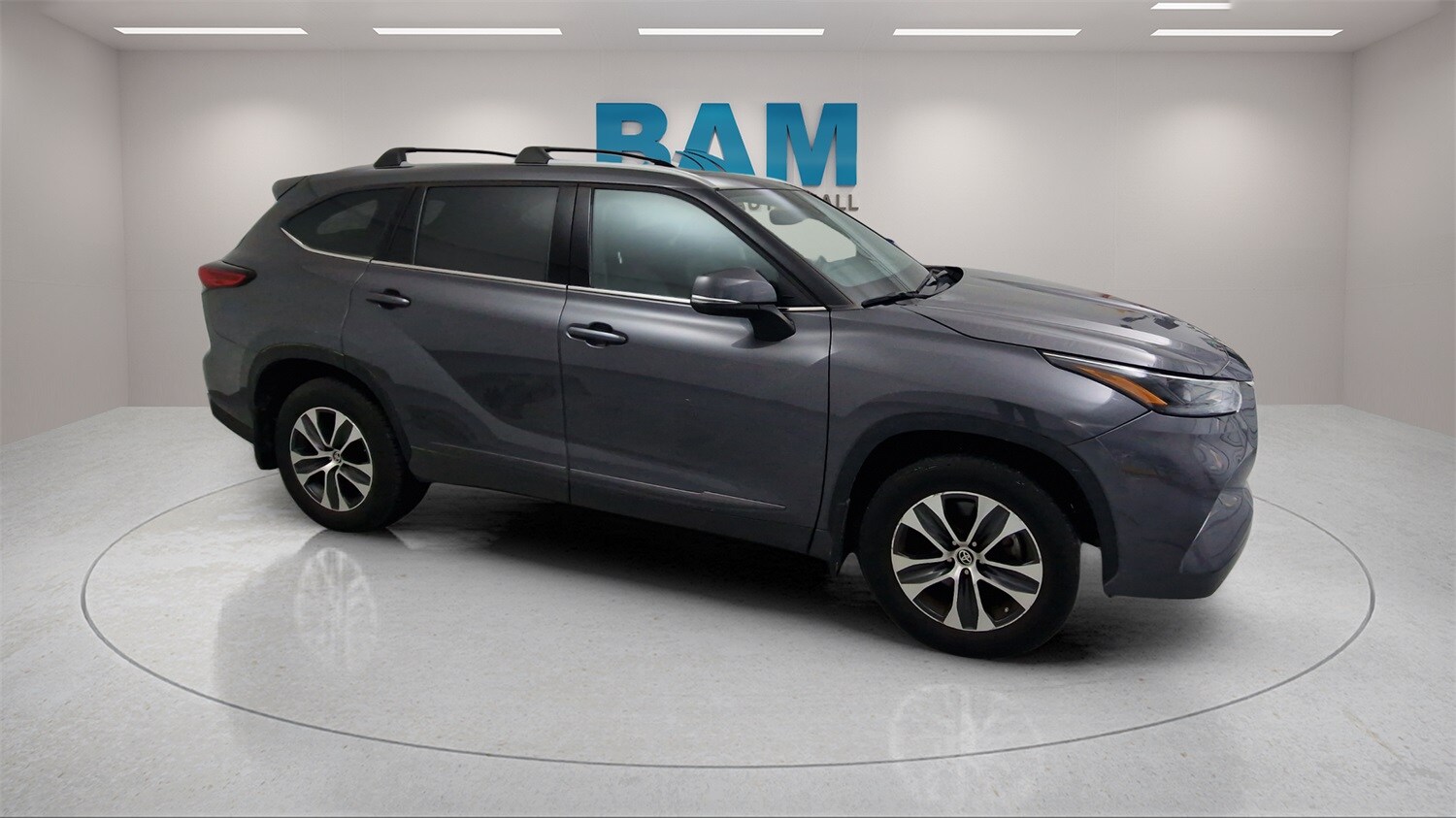 Used 2022 Toyota Highlander XLE with VIN 5TDGZRBH7NS584378 for sale in Bridgeton, NJ