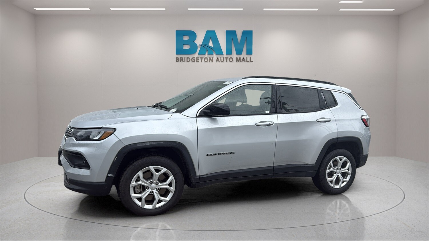 2024 Jeep Compass Latitude photo 3