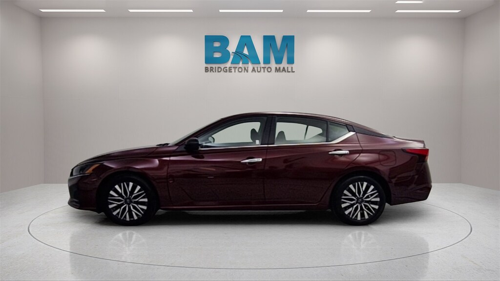 Used 2024 Nissan Altima 2.5 SV Sedan