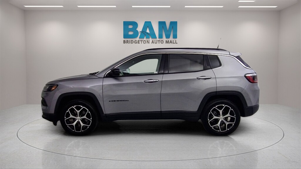 Used 2024 Jeep Compass Latitude SUV