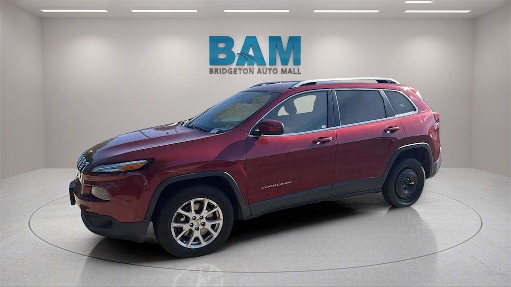 Used 2017 Jeep Cherokee Latitude 4x4 SUV