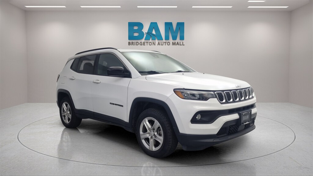 Used 2024 Jeep Compass Latitude SUV