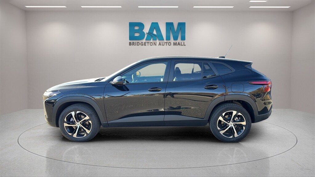 Used 2025 Chevrolet Trax 1RS SUV