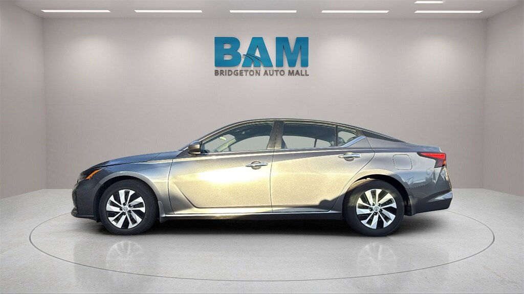 Used 2023 Nissan Altima S FWD Sedan