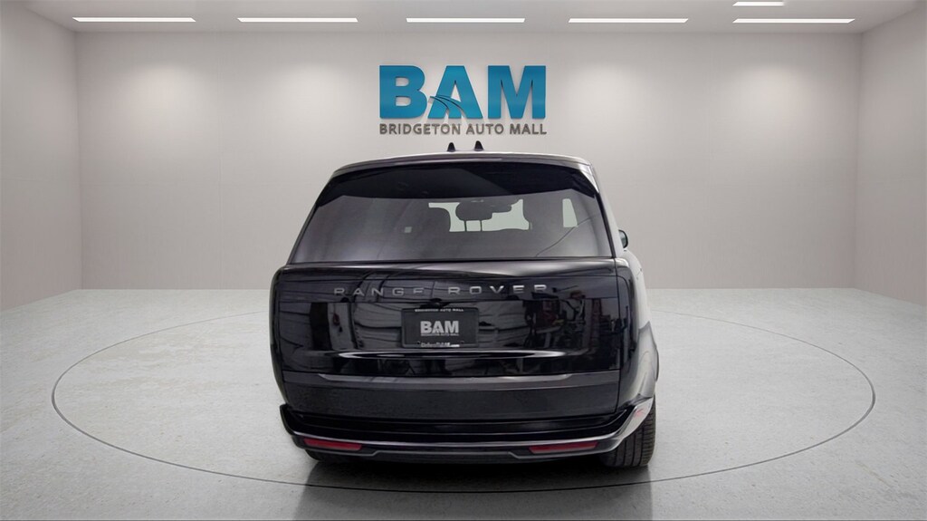 Used 2025 Land Rover Range Rover P550e SE SUV