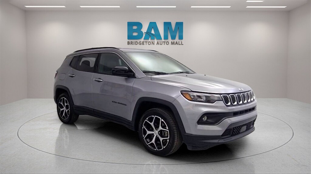 Used 2024 Jeep Compass Latitude