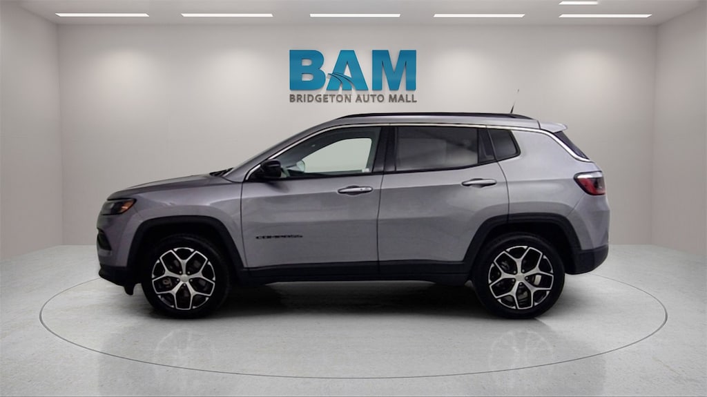 Used 2024 Jeep Compass Latitude