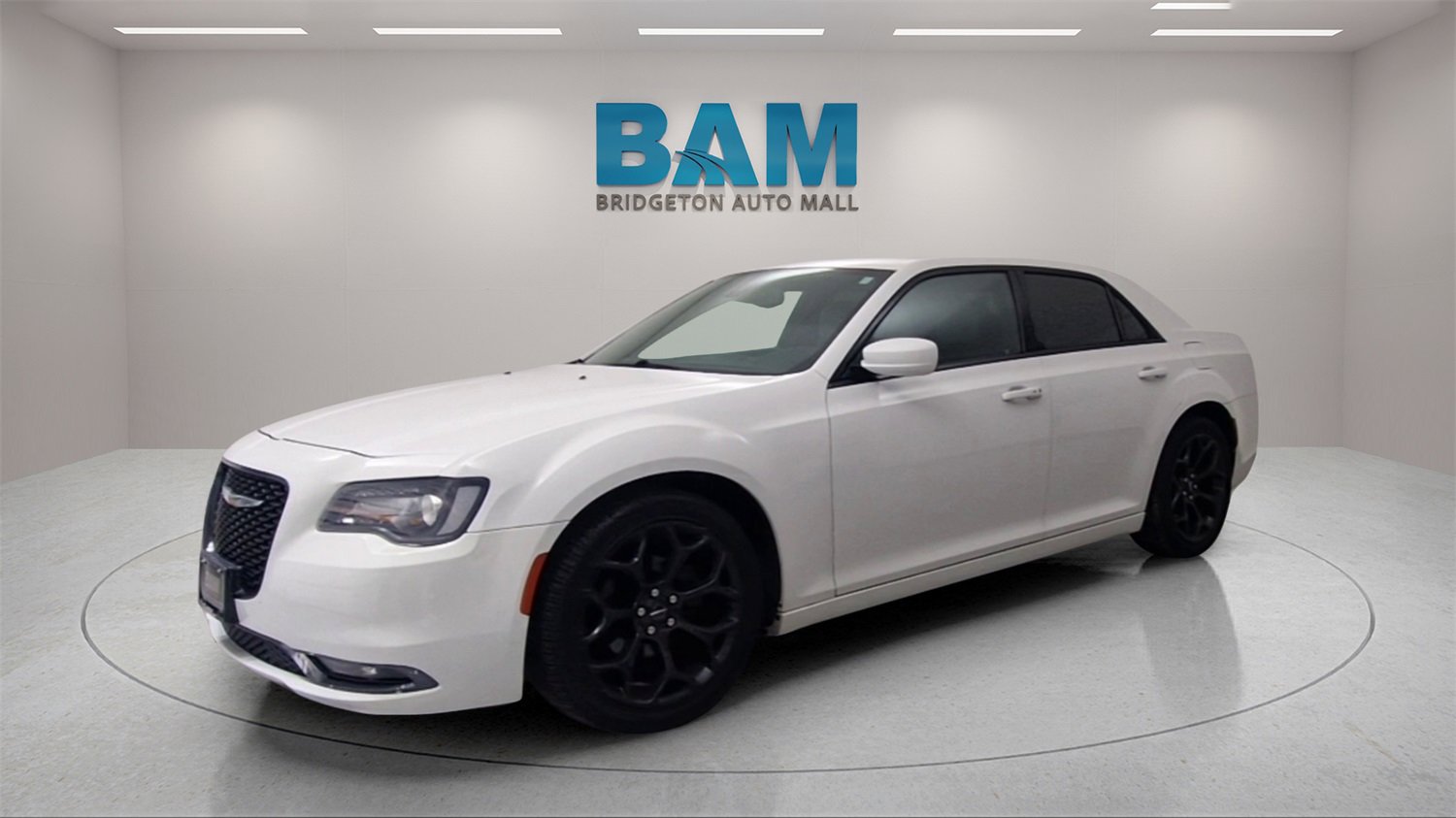 2020 Chrysler 300 photo 3