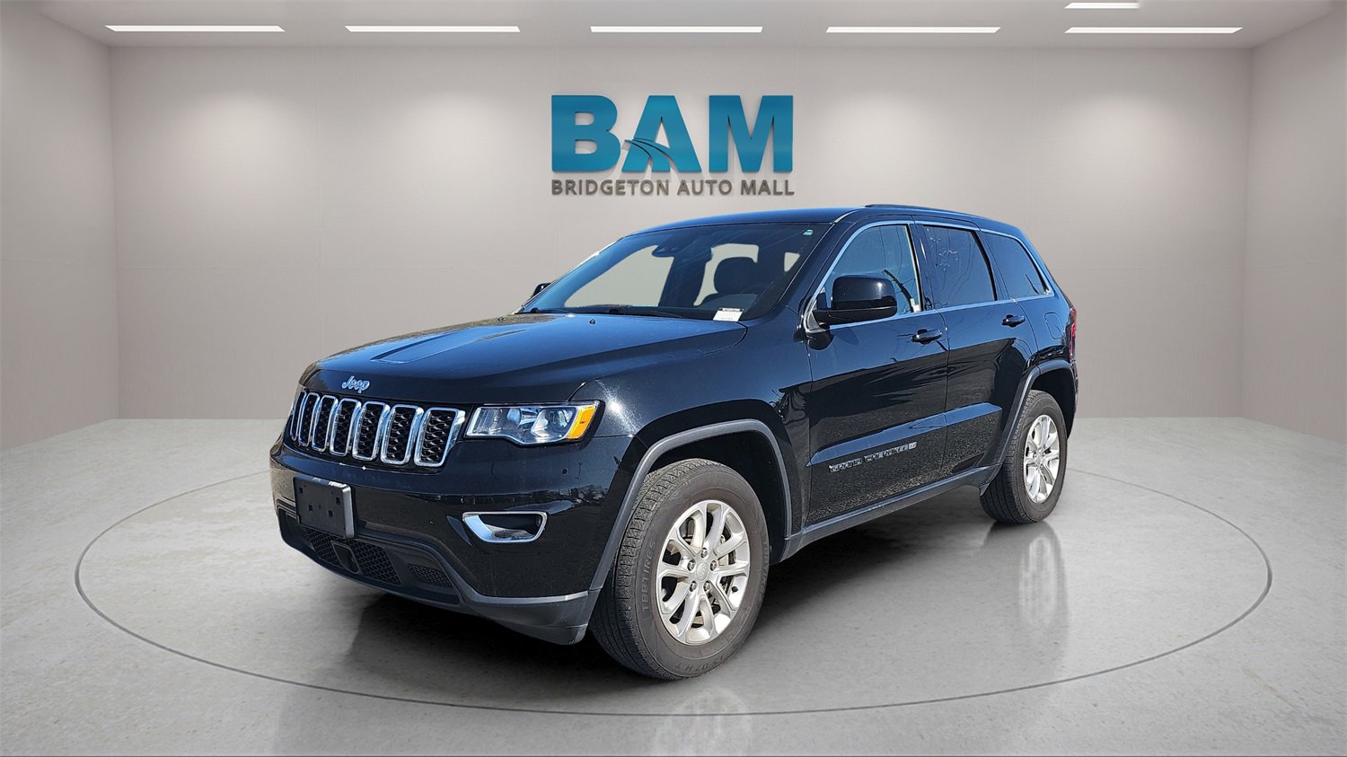2022 Jeep Grand Cherokee Laredo X photo 3
