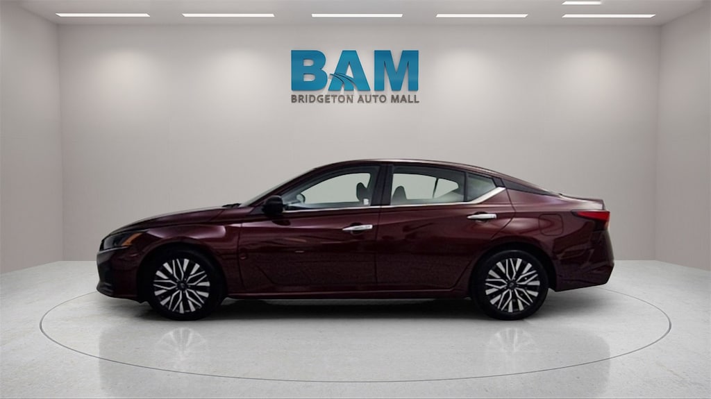 Used 2024 Nissan Altima 2.5 SV