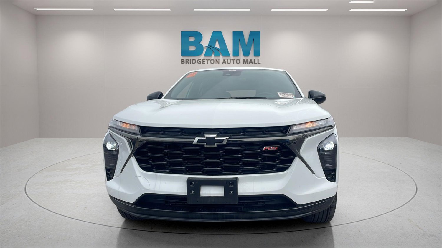 2024 Chevrolet Trax photo 2