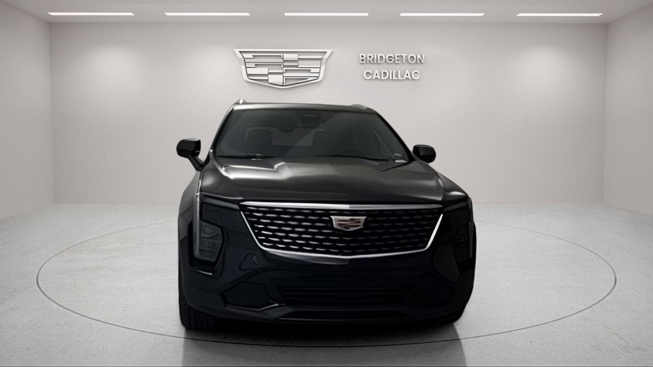 2024 Cadillac XT4 Premium Luxury photo 2