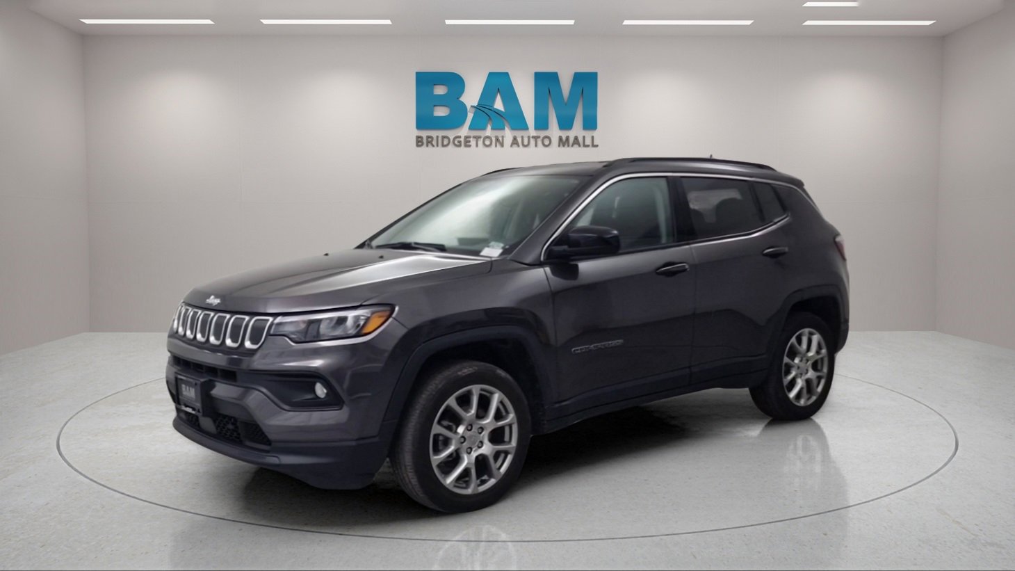 2022 Jeep Compass Latitude Lux photo 3