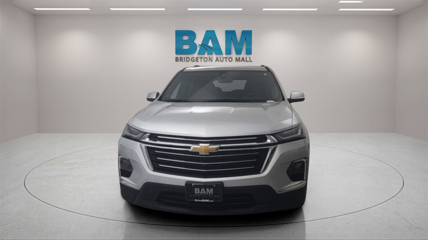 2022 Chevrolet Traverse photo 2