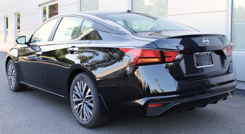 2025 Nissan Altima SV Special Edition photo 2