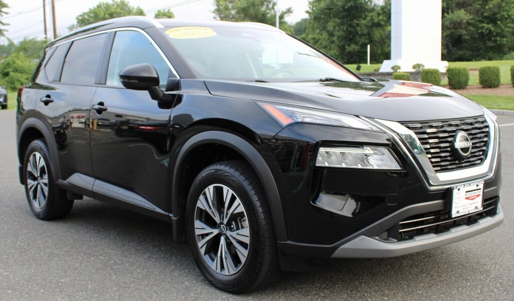 2022 Nissan Rogue SV photo 3