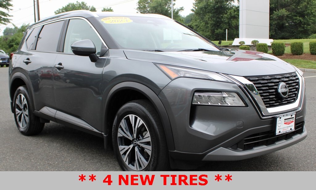 2023 Nissan Rogue SV photo 3