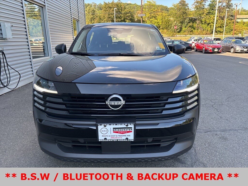 2025 Nissan Kicks S photo 2