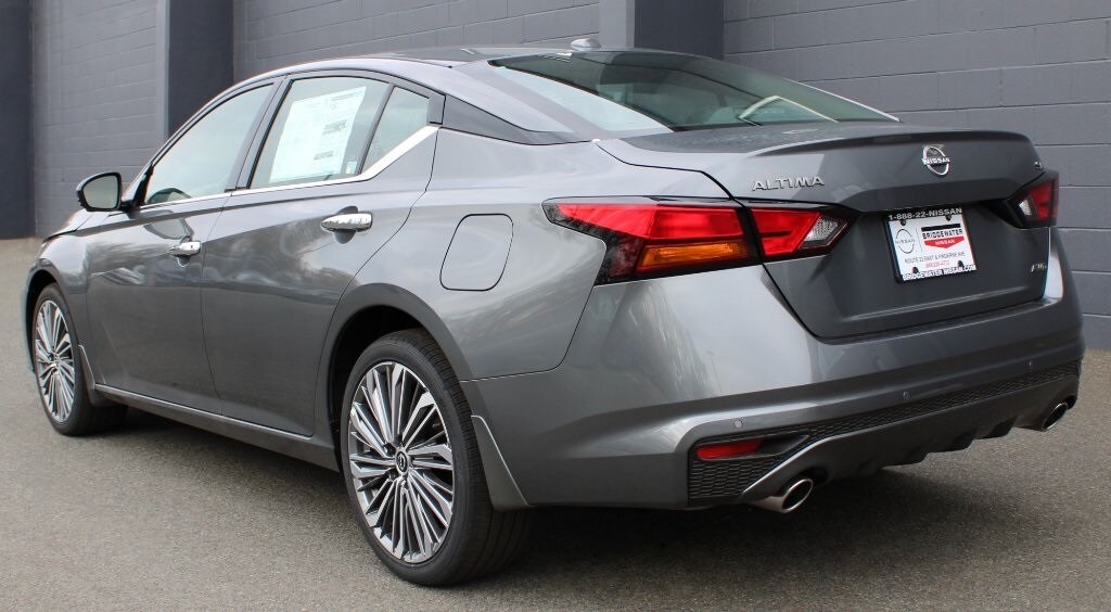 New 2025 Nissan Altima SL Sedan