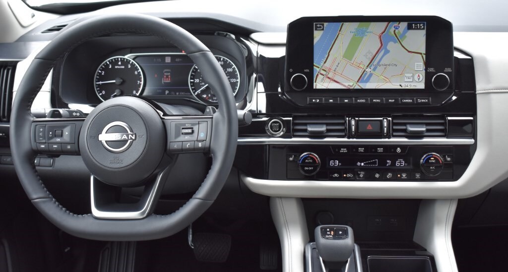 2025 Nissan Pathfinder SL photo 3