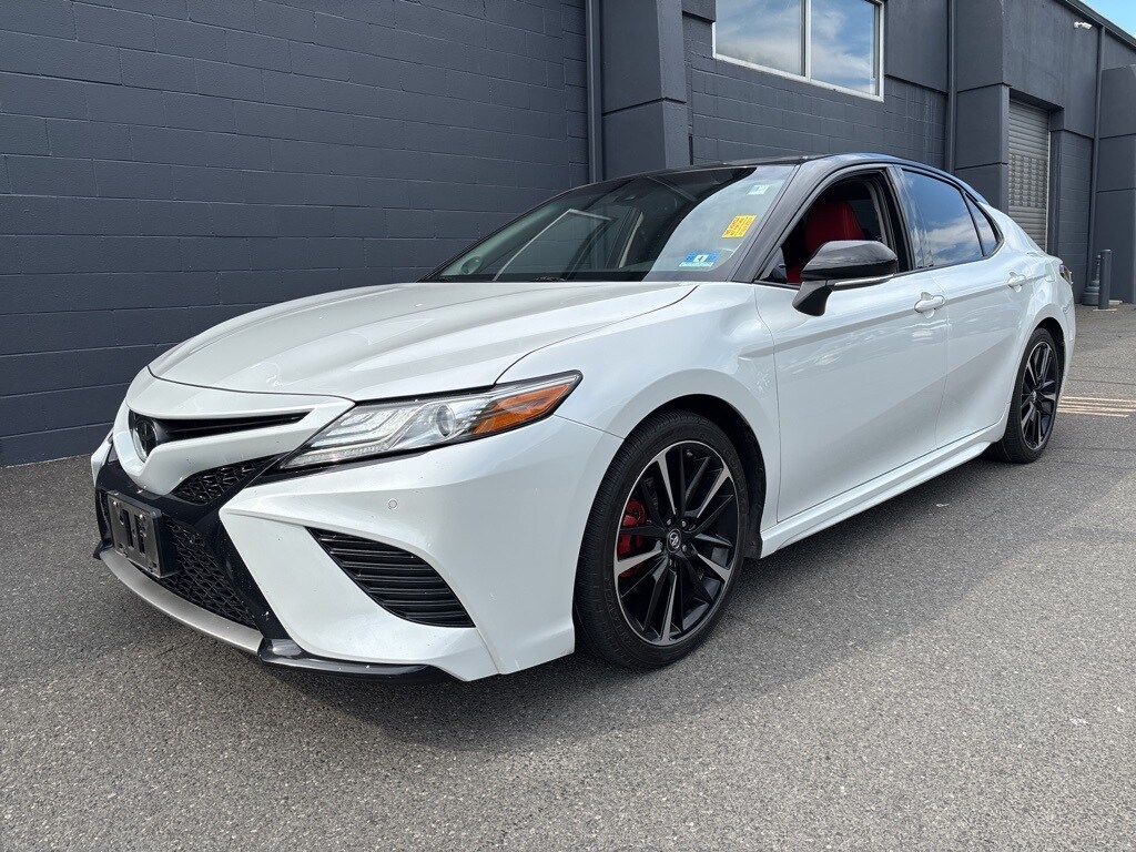 2018 Toyota Camry XSE V6 photo 3
